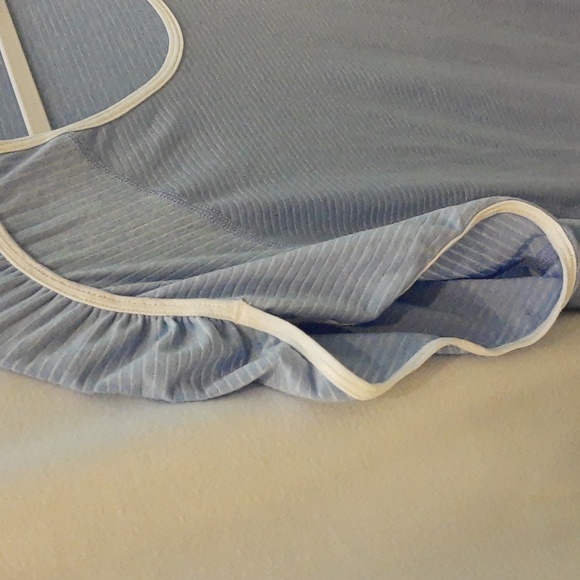 The North Face Activewear Striped Petal Sleeve Tee Women’s Large, Periwinkle - Picture 6 of 16